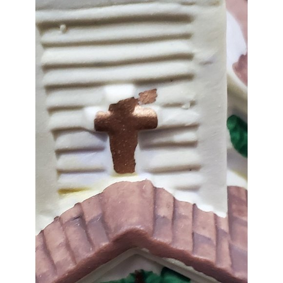 Noma Dickensville CHURCH CHAPEL Christmas Village yellow porcelain building 6"hi - Picture 5 of 6